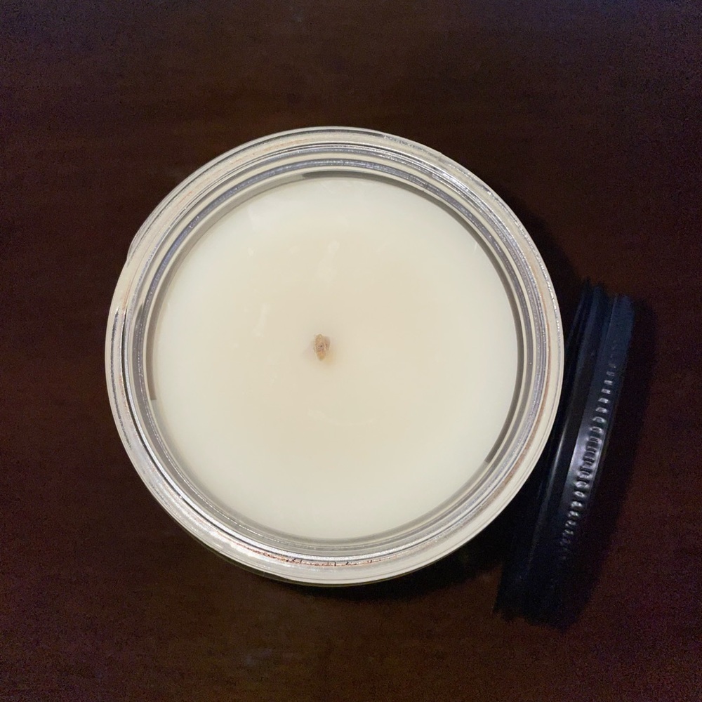 Bath & Body Works Single Wick jar candle - Picture 2 of 2